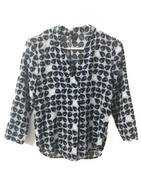 Ann Taylor Petites Three Quarter Sleeve V-neck Front Career Leaf Motif Blouse